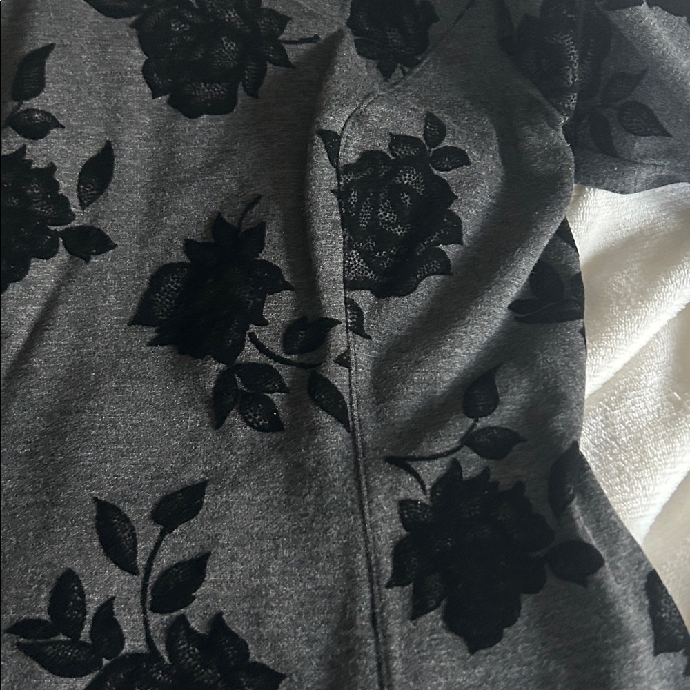 WHBM Blouse - Picture 7 of 9